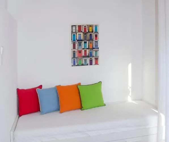 Casa Do Relogio アパート ロウザン